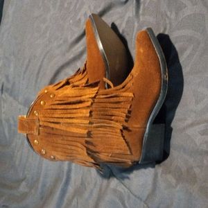 Shyanne Fringe snip-toe boots